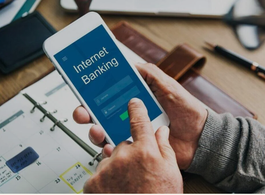 Hacienda quiere más control sobre los autónomos que usan nuevos bancos y medios de pago digitales